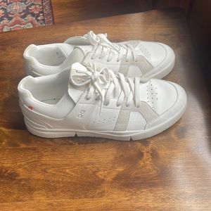 On The Roger sneakers